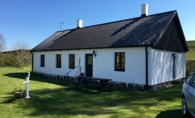 Hyra gård i Kåseberga nära havet & Ale Stenar – perfekt för familj och sällskap