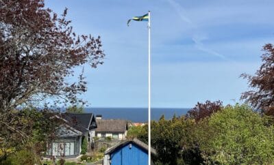 Nyrenoverad villa i Kivik – Havsutsikt och stor terrass på Österlen